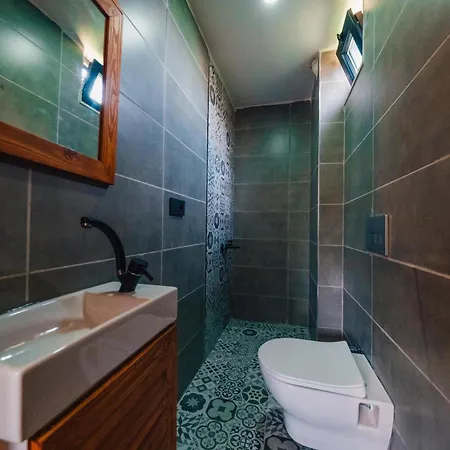 Kartepe Masukiye De 2 Oda1 Salon Isitma Havuzlu - Soemineli -muhafazakar 5 Kisilik