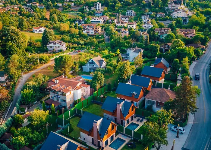 Kartepe Masukiye De 2 Oda1 Salon Oezel Havuzlu - Soemineli -muhafazakar 5 Kisilik Korfez