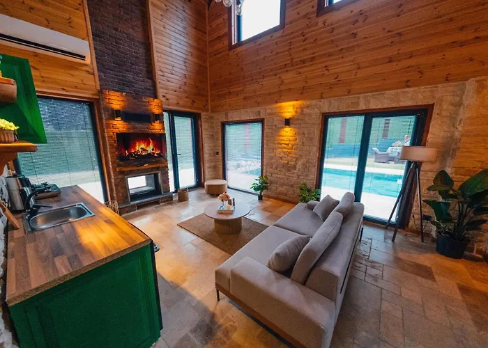 Kartepe Masukiye De 2 Oda1 Salon Oezel Havuzlu - Soemineli -muhafazakar 5 Kisilik *