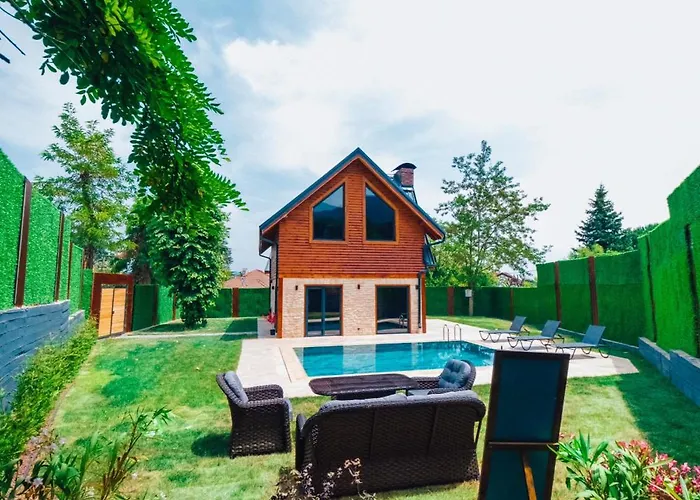 Kartepe Masukiye De 2 Oda1 Salon Oezel Havuzlu - Soemineli -muhafazakar 5 Kisilik